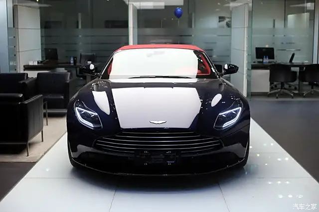 阿斯顿马丁 db11 v8 volante