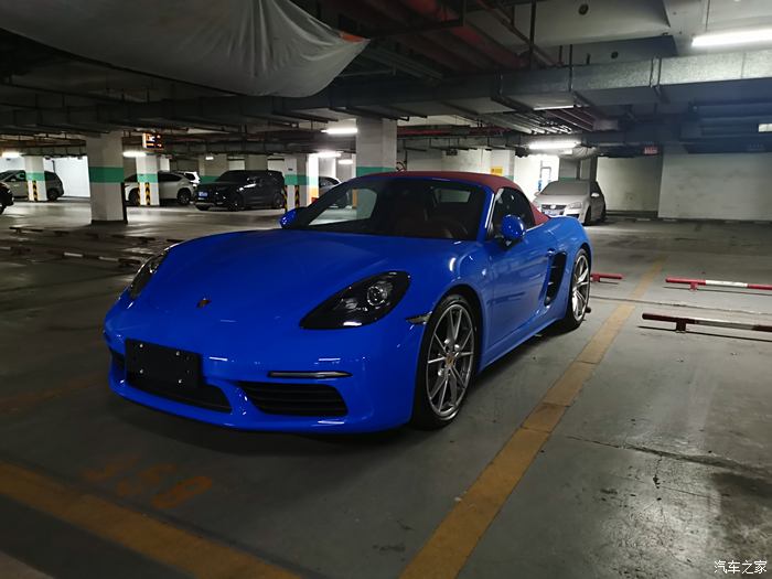 出保时捷718boxster2022款准新车鲨蓝