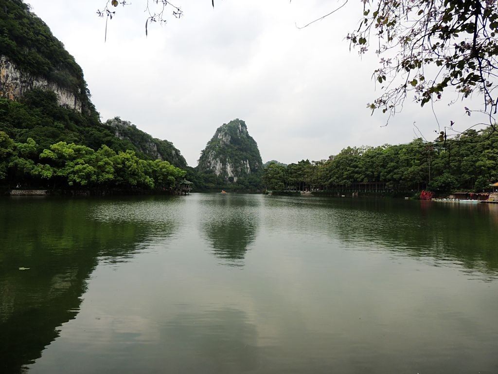 两山排闼送青来,此情此景