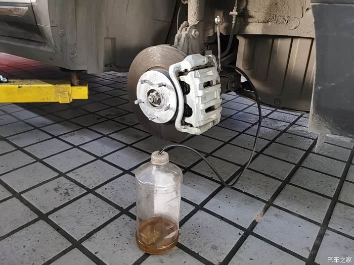 长安cs55的刹车油含水率比较高了，趁着这次保养一起换了！