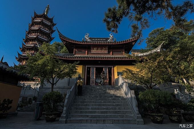 天马行空的梦想家在南京寻找冬季的美景鸡鸣寺