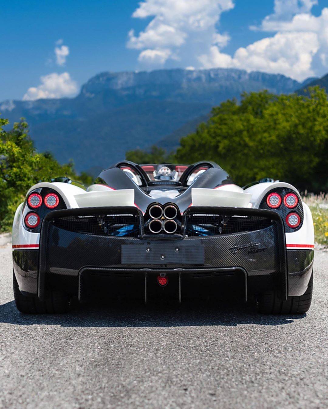 帕加尼huayra roadster