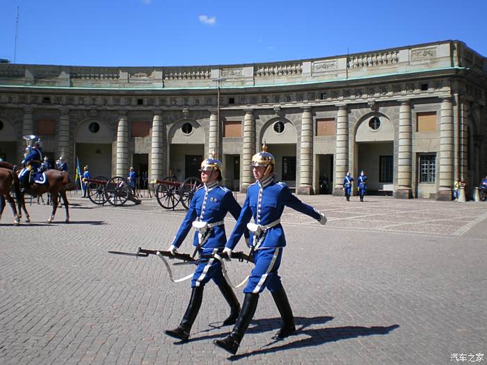 放肆一夏瑞典皇家卫队传统表演换岗仪式