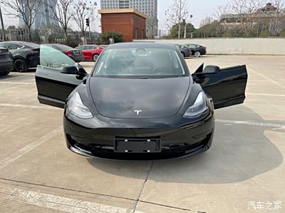 喜提2021新款model3标续我的黑武士发帖留念