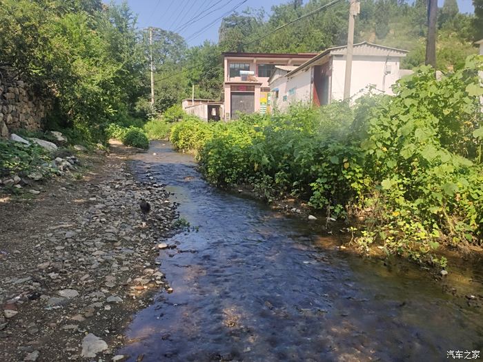 自驾逸动plus,观风景优美小山村