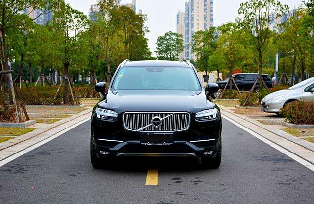 这款车就是沃尔沃旗下的高端豪华suv—沃尔沃xc90