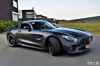 黑武士奔驰amg gtr