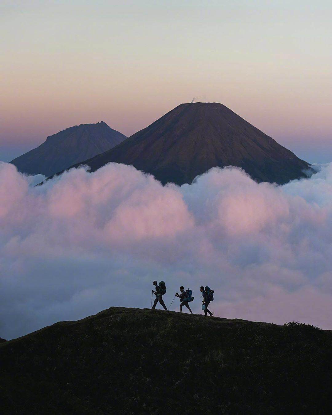 半山腰总是挤的你得去山顶看看