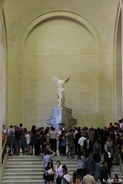 跟随镜头欣赏法国卢浮宫的珍宝-离开胜利女神进入绘画珍品欣赏