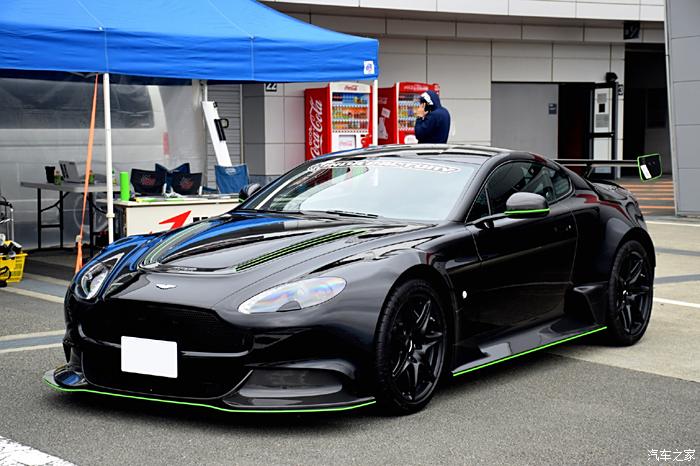 阿斯顿马丁vantage gt12