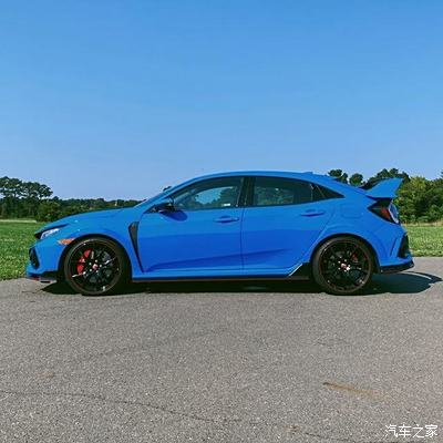 本田思域type r,扁平的头灯设计大气又精致