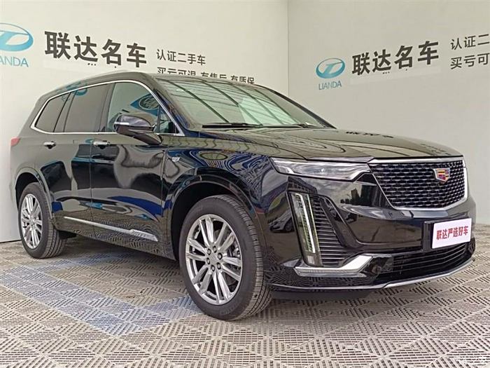 出一台2022年豪华型凯迪拉克xt6一台