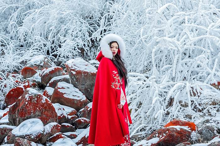 【撼动我心】自驾川西雅加埂,带美女拍雪景.