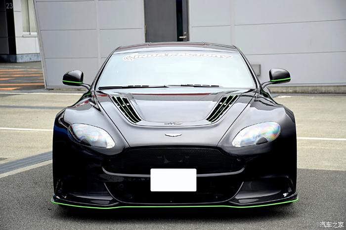 阿斯顿马丁vantage gt12