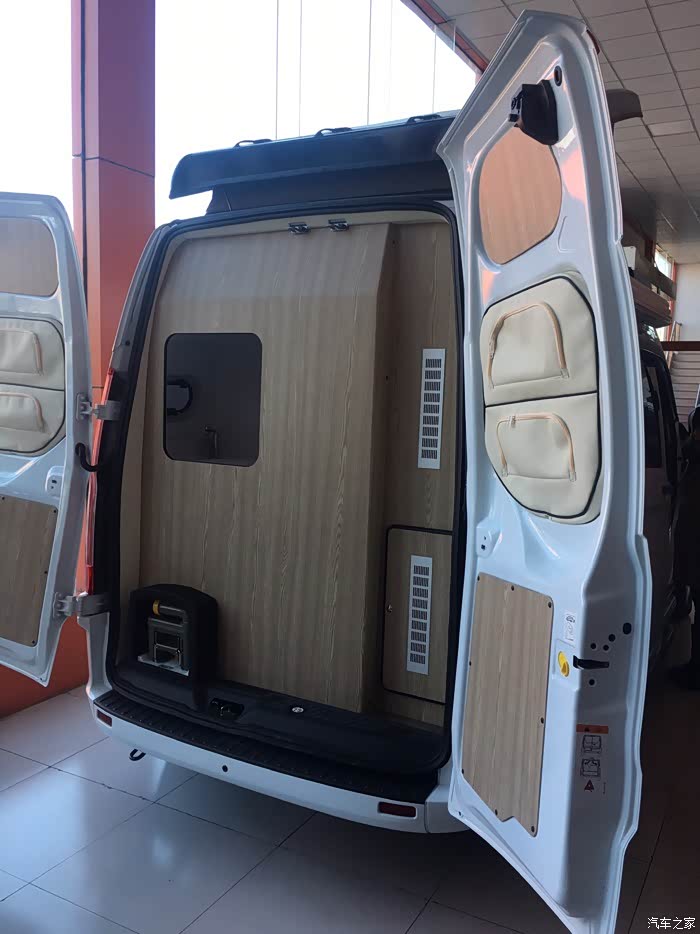 福特全顺房车2020价格表 500_ChcCSFwiN4iAfGxcAAHek38FB_0902.jpg