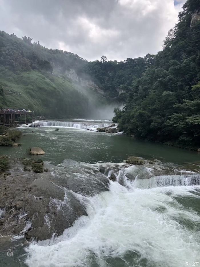 高山流水加彩虹瀑布(见证一个奇迹风景画面)