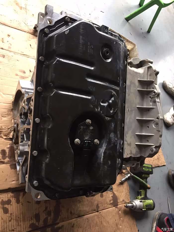 烧机油非要大修吗 500_ChsEflwNIyGAQvqTAAKZoSn4Wlg904.jpg