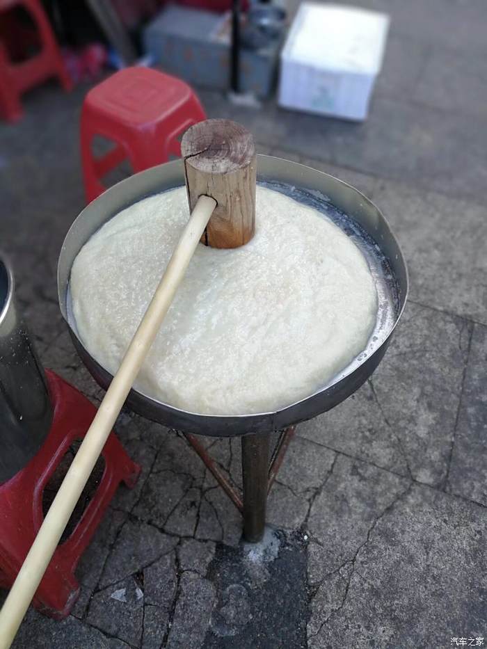 打糕,朝鲜族风味面食,糯软粘柔,芳香浓郁.