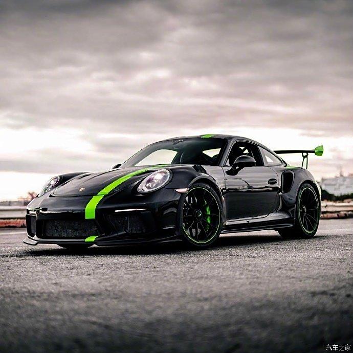 保时捷911 gt3 rs,漂亮.