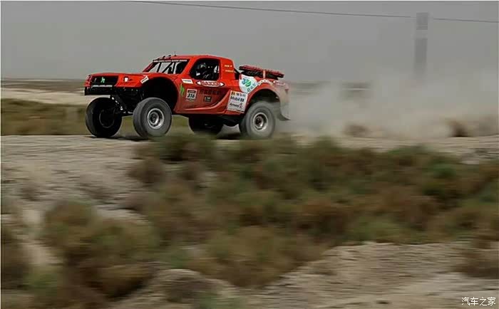 国外越野车越野比赛视频 500_wKgHF1sUPzKABmeSAAD3ICHwueg097.jpg