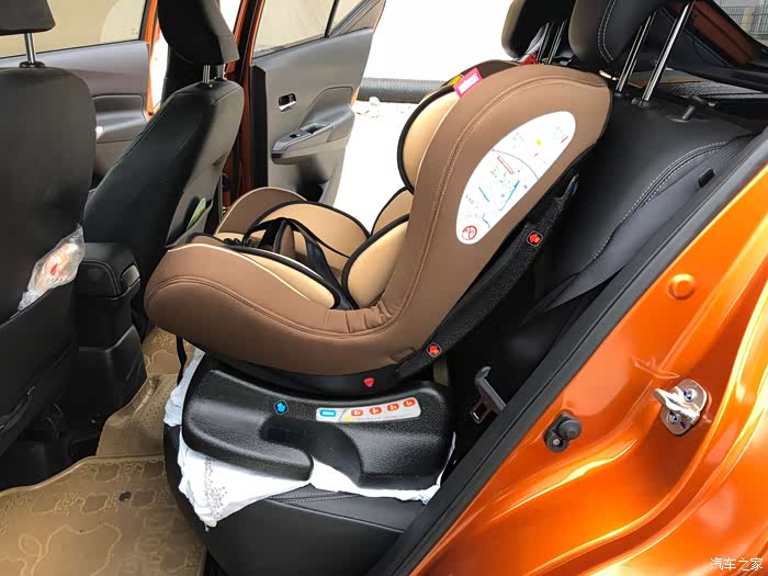 安全座椅安全带卡槽 500_ChcCRVvFY0KAZvt6ABQNvRYIgIA482.jpg