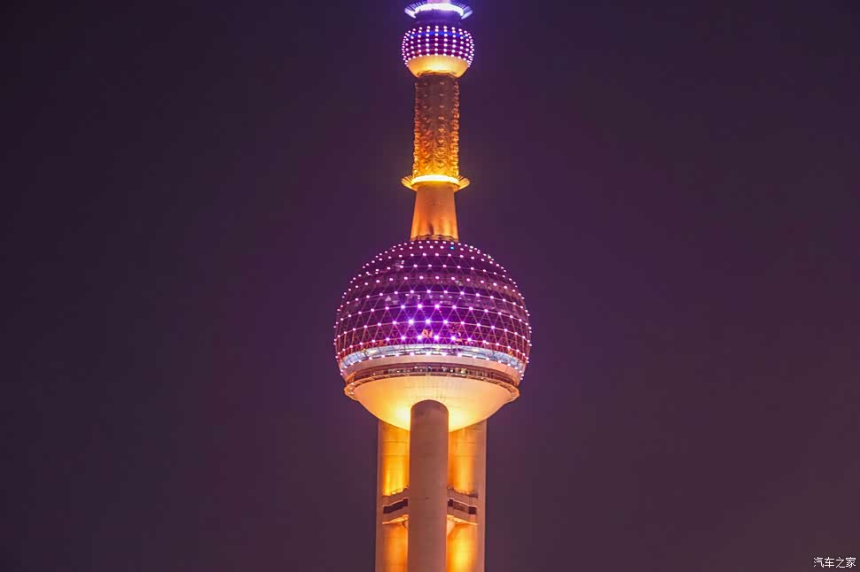 高楼:上海中心大厦 总高为632米留个影外滩后面的东方明珠东方明珠电视台