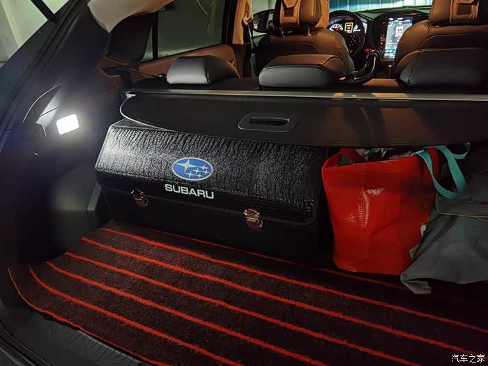 牌照灯拆卸图解 500_ChxknGVrahyAUGu2AA1gNBLaGJQ251.jpg