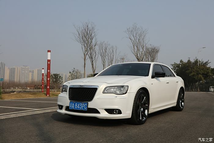 出自用15年克莱斯勒300c