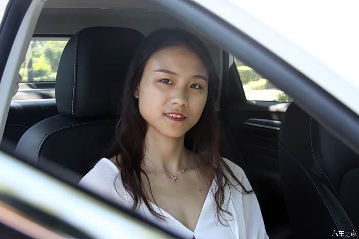 莫负盛夏好时光，户外随拍俊美i6plus与漂亮老婆"私房照"。