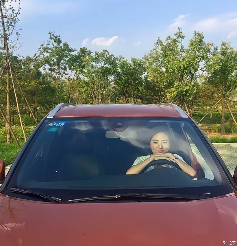 也希望从家里换了这辆车开始，让我们的家可以走上越来越幸福美满的路。