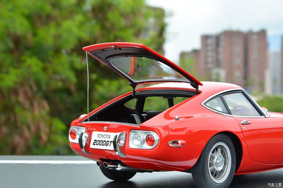 合金与塑脂的完美结合——拍autoart新品toyota 2000gt模型