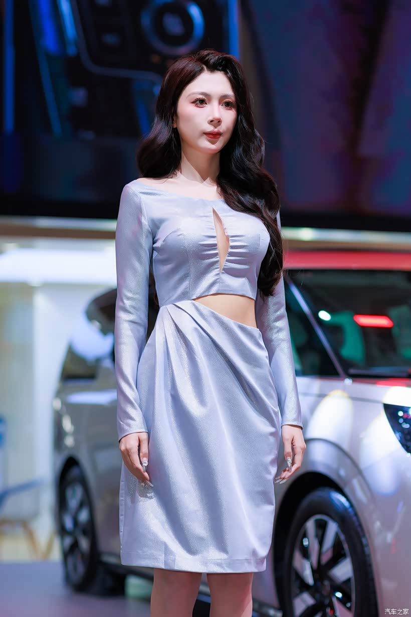 昆明车展 沃尔沃展台漂亮模特走秀