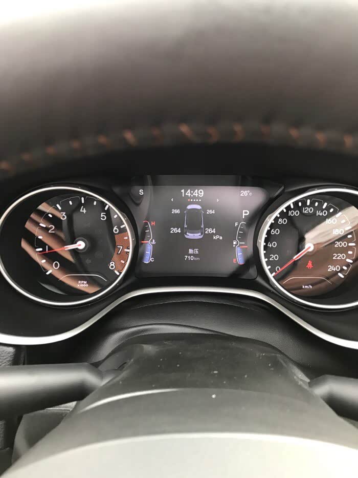 胎压多少才算合适 500_wKjB01m04JWAJeiuAAGa8lC3-0U591.jpg