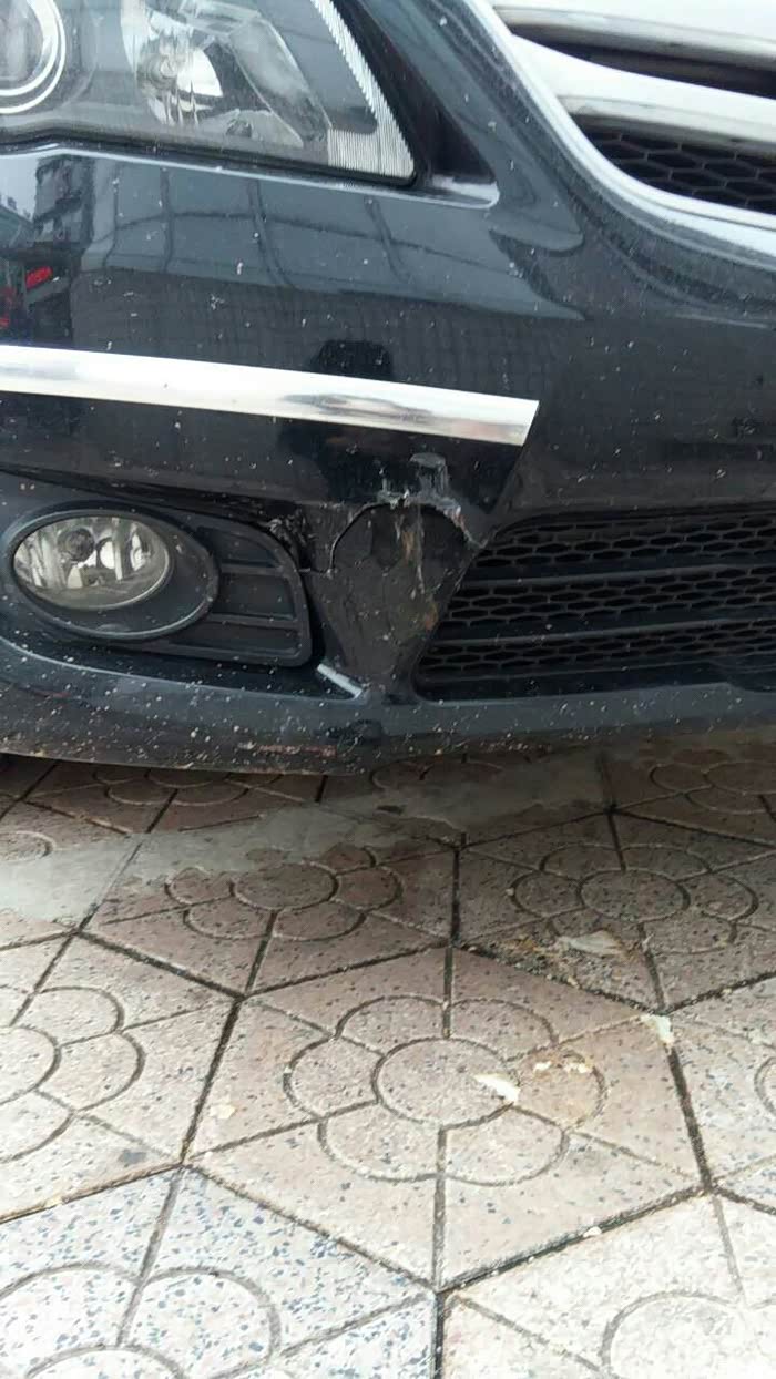 【图】L3前杠被消防栓顶出了一个洞,有必要更