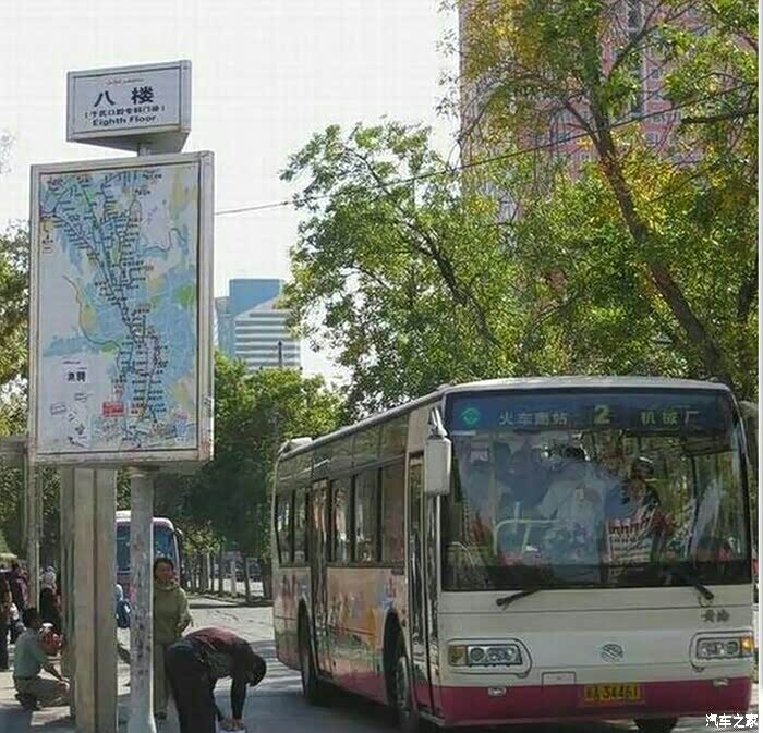 【图】停靠在八楼的二路汽车_浙江论坛_汽车之家论坛