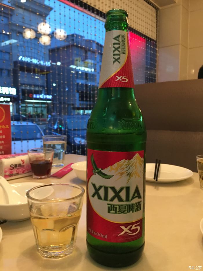 西夏啤酒x5,淡淡的味道,喝着不错.