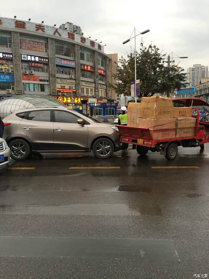 【图】小三被三轮车挂了,需要换新的_北京现代