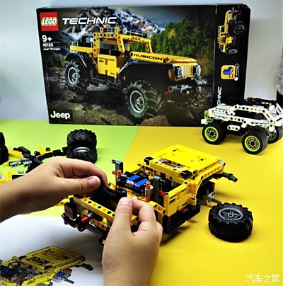 右角的乐高lego42047拦截积木车模也来找下存在感,哈哈.