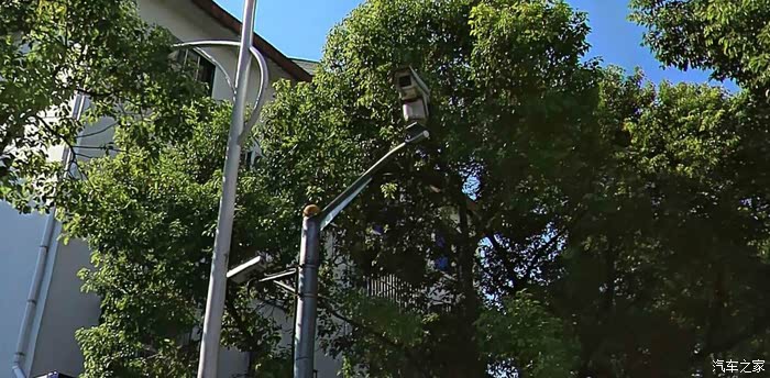 【图】请问这种探头拍不拍闯红灯的?