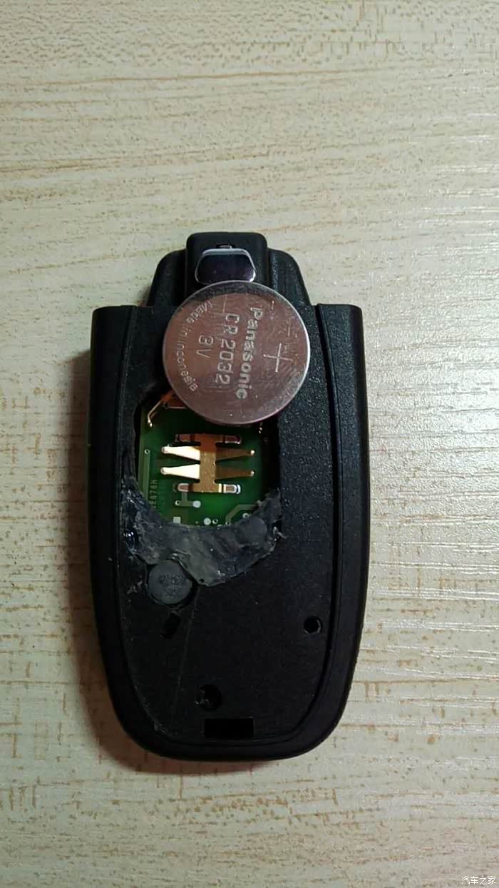 奥迪Q3折叠钥匙改智能款钥匙详细过程(原车芯片真正无损)