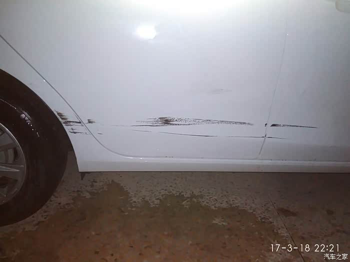【图】新手开车,车身右侧三个面被剐蹭,怎么处