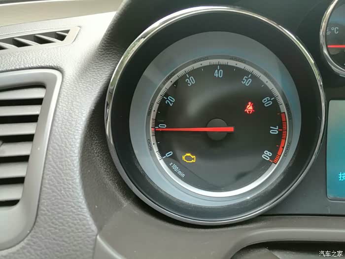 【图】发动机亮黄灯,这个是动力缺失还是尾气