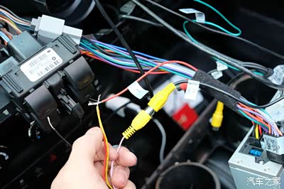 创业出品-自己动手安装牧马人10.2大屏安卓导