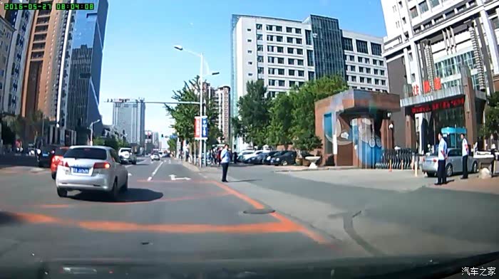 【图】红色辽AF7L02无良高尔夫反道逆行连跨