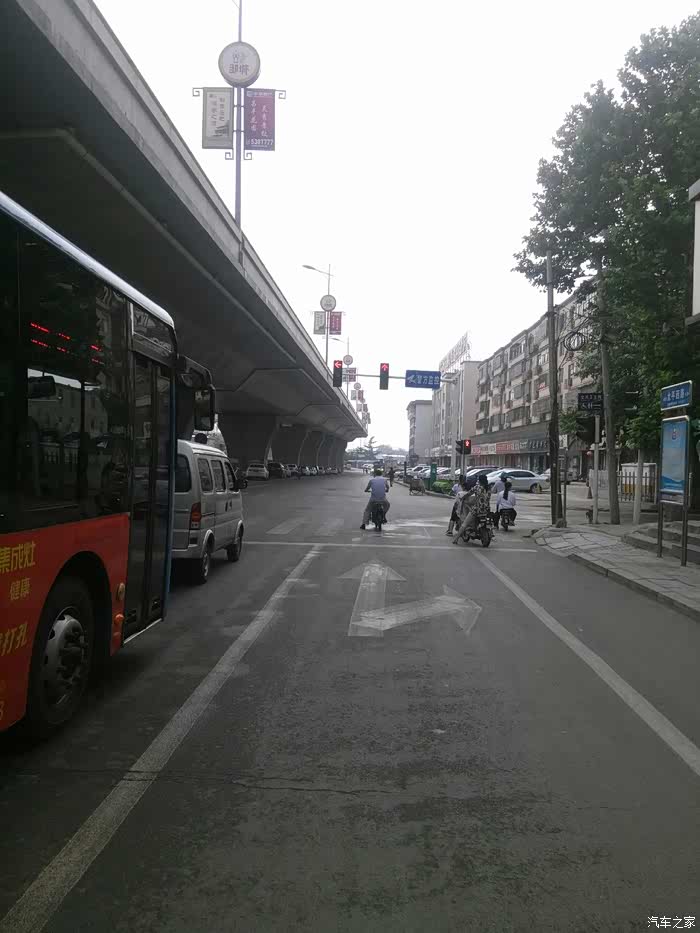 【图】这种路口,红灯直接右转不会被拍