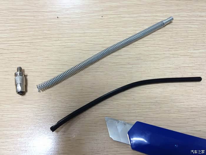 鲨鱼夹的使用 500_wKjB0le_t-KAMHNDAAM-69i96SI796.jpg