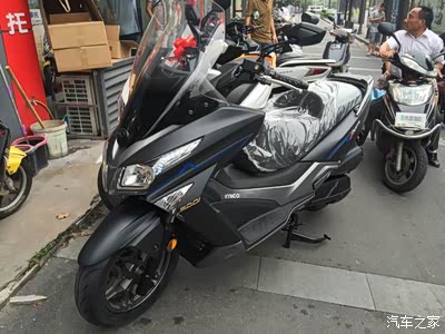 光阳赛艇300黑灰提车