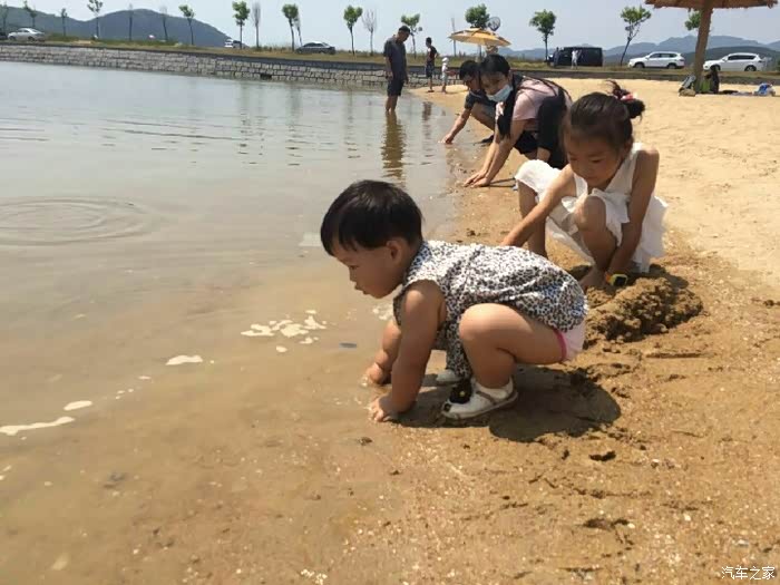 【图】沙滩海水儿童乐,烧烤啤酒家长欢