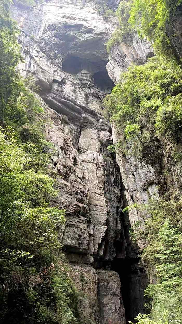 高温补贴游武隆天坑地缝