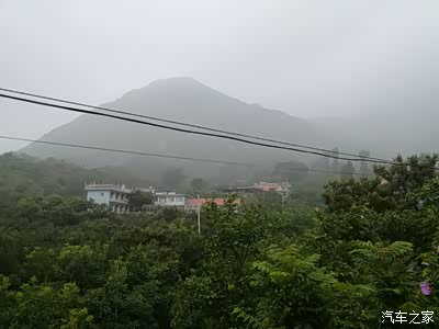 开着锐胜去雾灵山农家小院